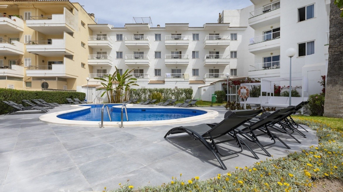 Sand Beach Apartments