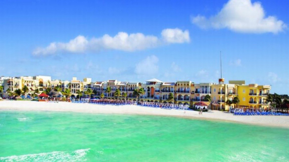 Wyndham Alltra Playa