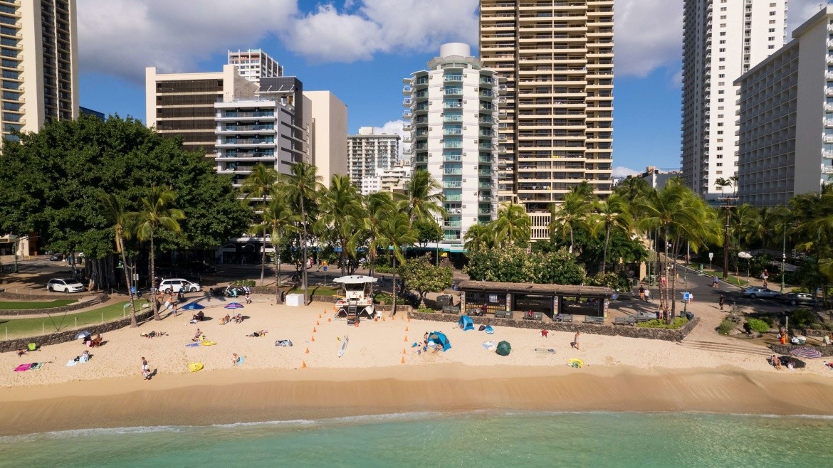 Aston Waikiki Circle