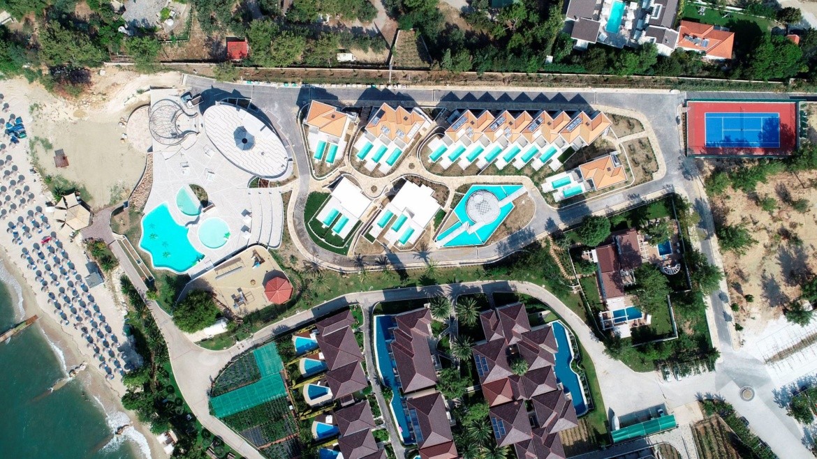 Alexandra Elegance Adults Friendly