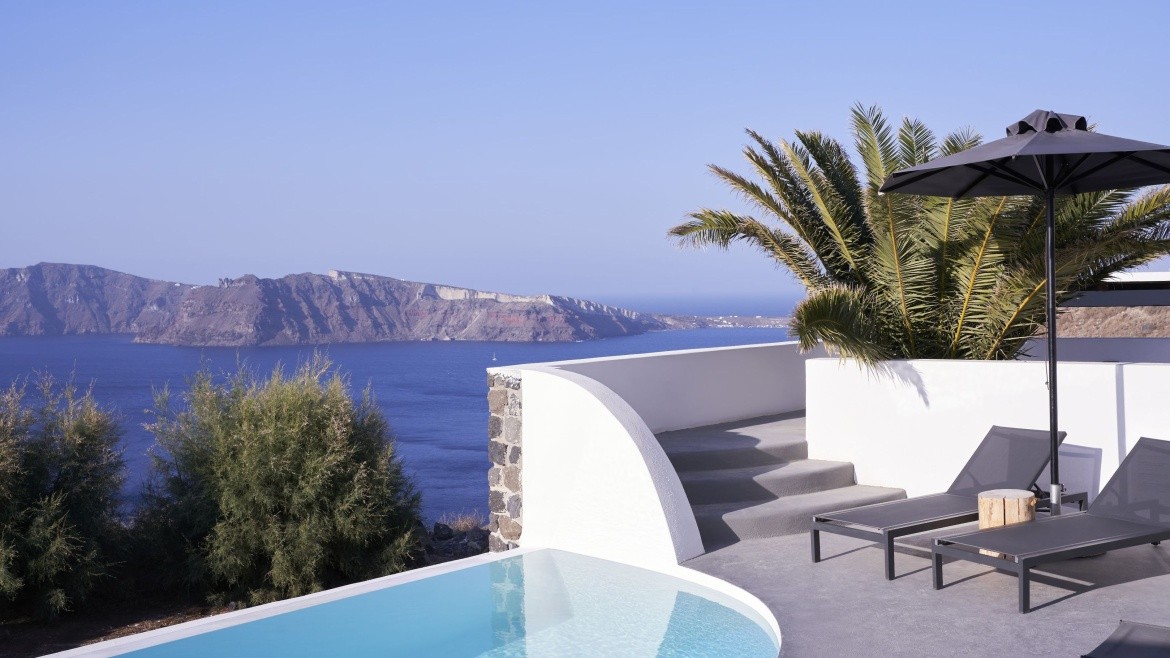 Mr & Mrs White Santorini