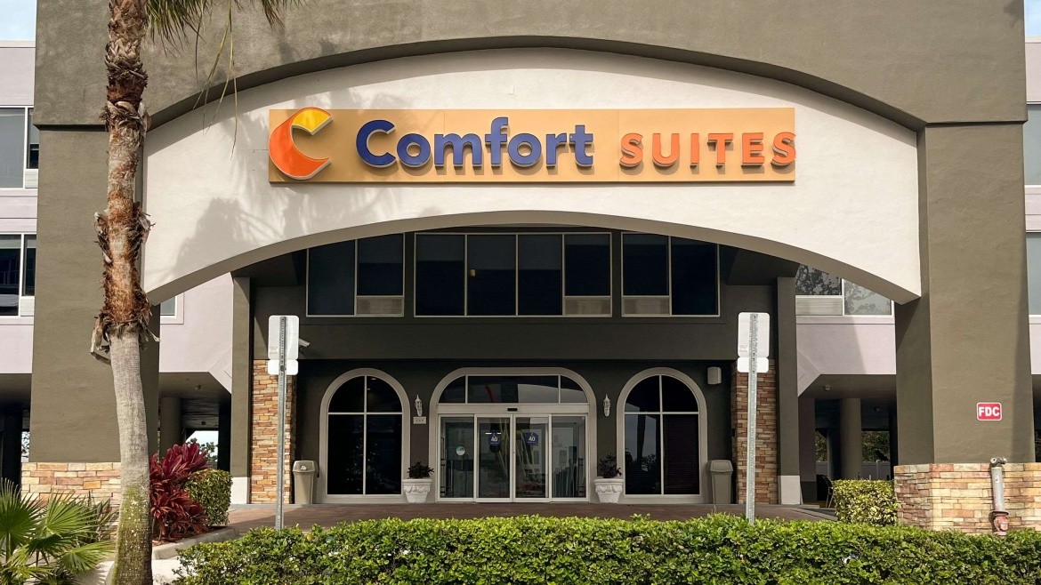 Comfort Suites Clearwater Bay