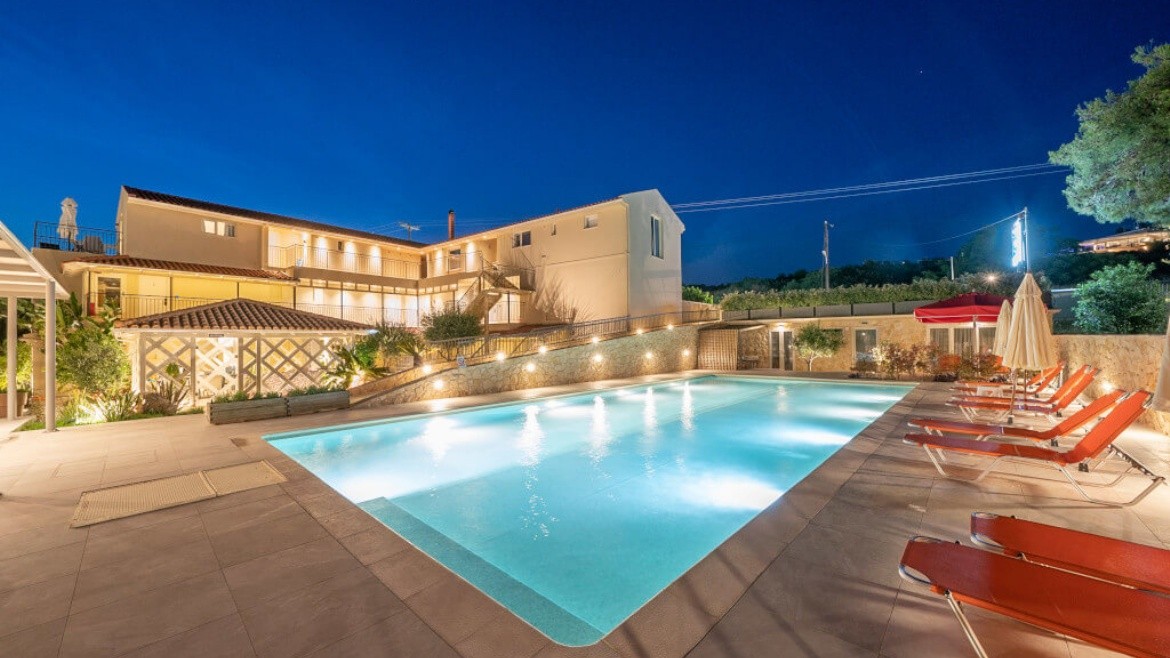 Makris Yialos Apartments