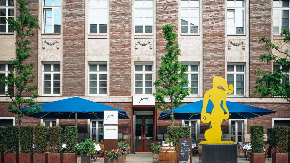 Hyatt House Dusseldorf / Andreas Quarter (Düsseldorf)