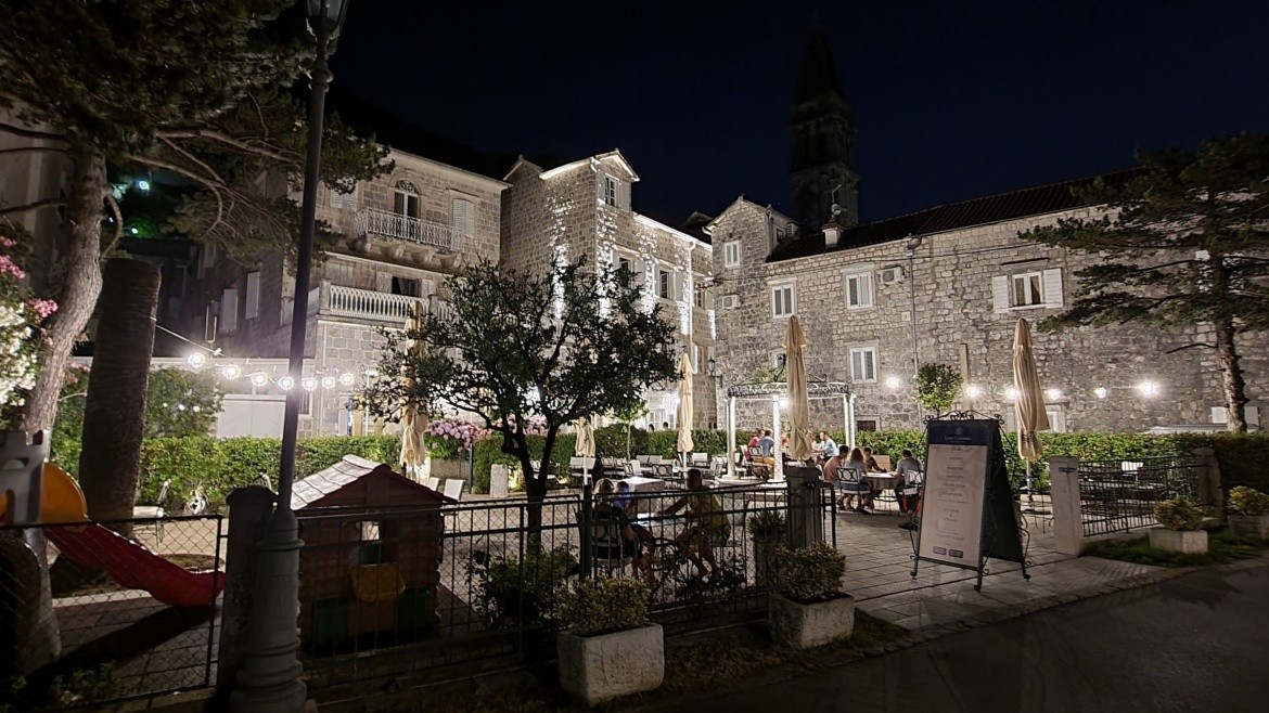 Leon Coronato Heritage (Perast)