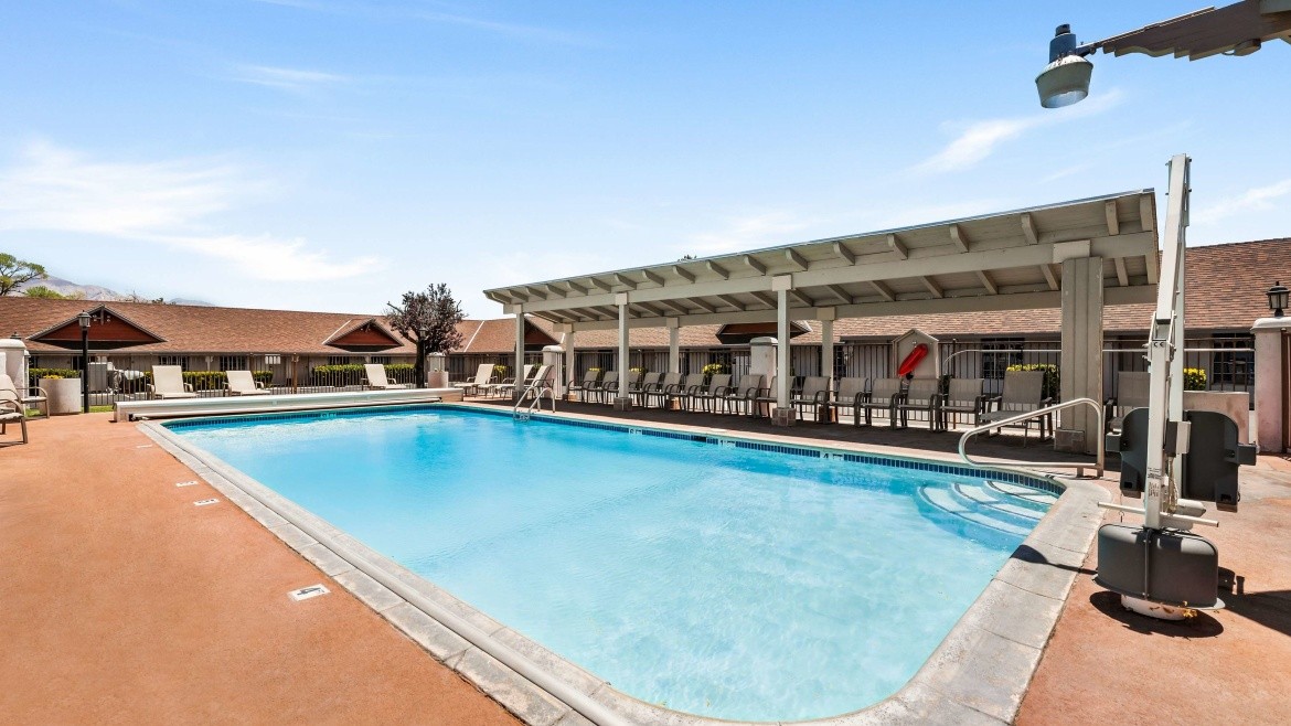 Best Western Plus Frontier Motel
