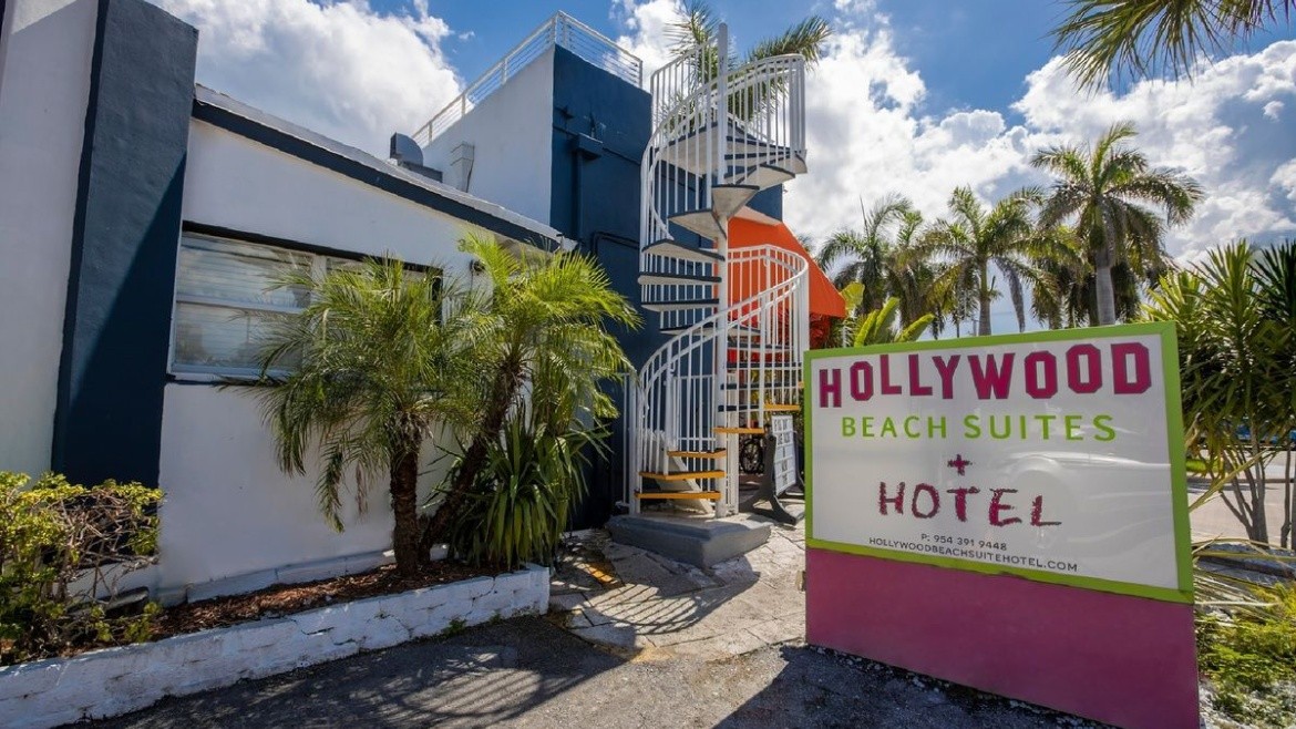 Hollywood Beach Suites, Hostel and Hotel (Hollywood)