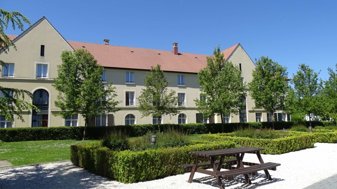 Campanile Val de France