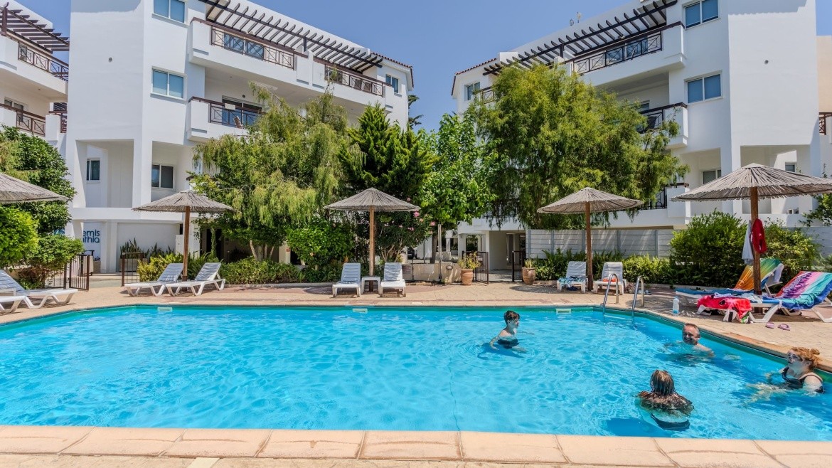 Artemis Cynthia Complex