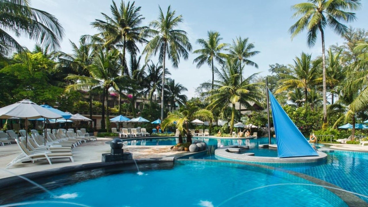 Holiday Inn Phuket Mai Khao Beach