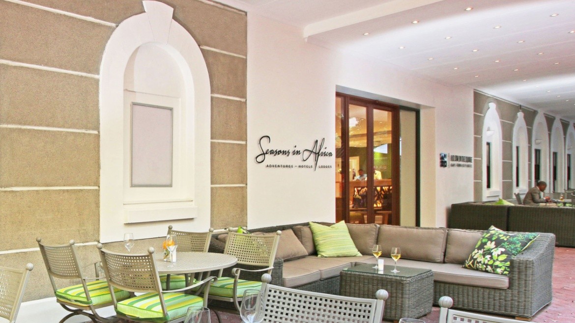 Hollow on the Square