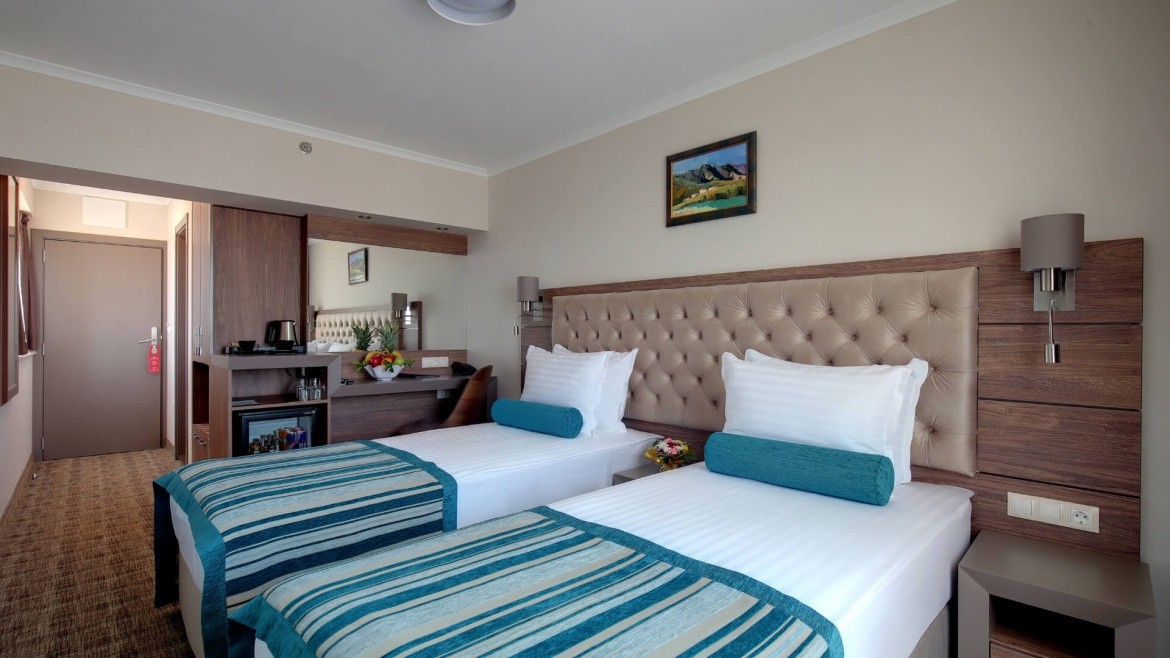 Cherno More & Casino