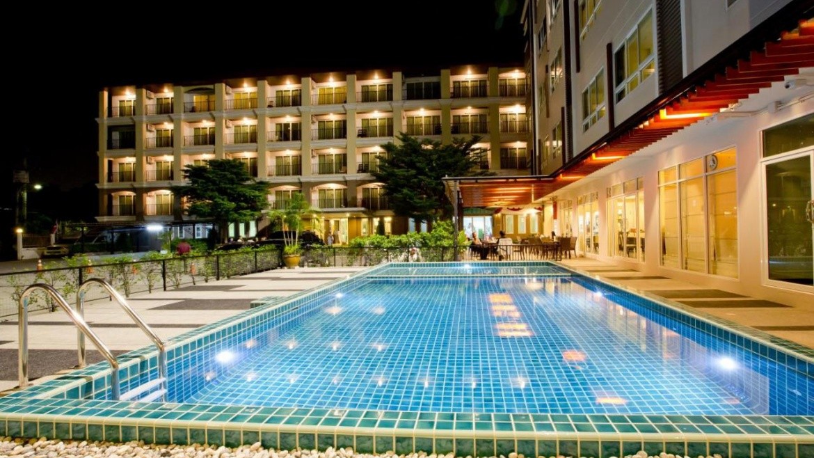 Sinsuvarn Airport Suite