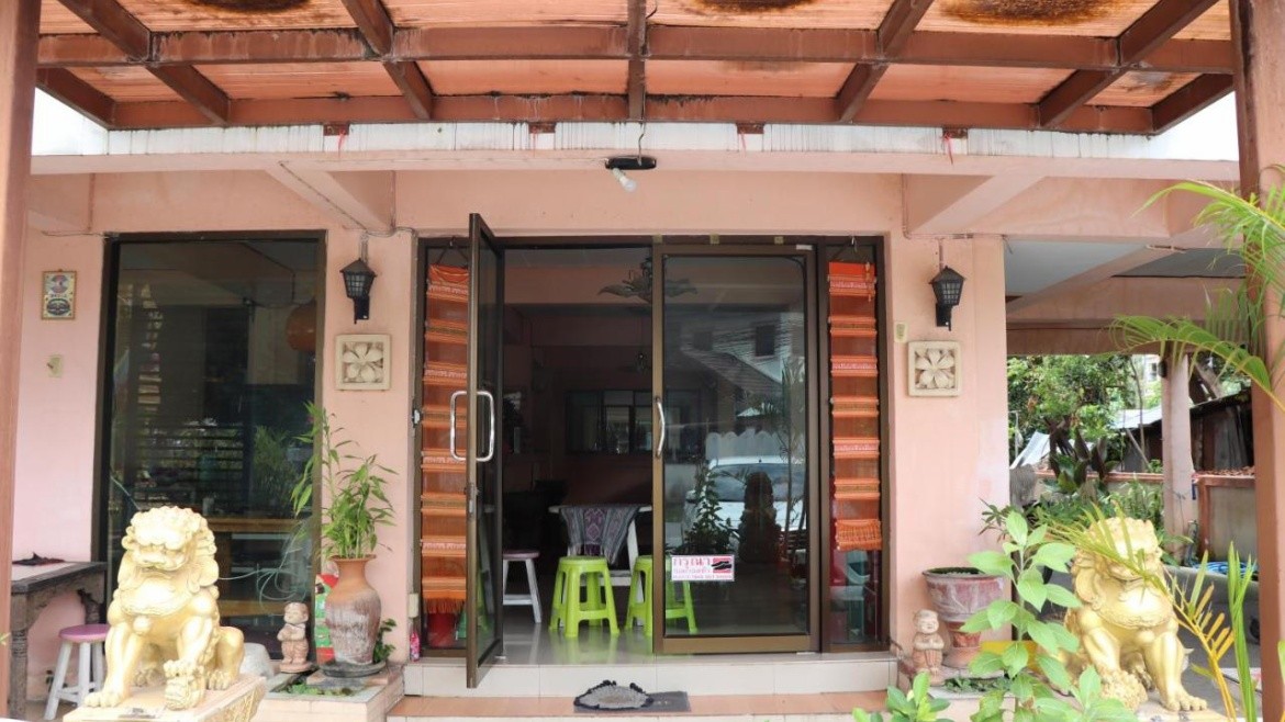 OYO 75408 Tipsiri Place