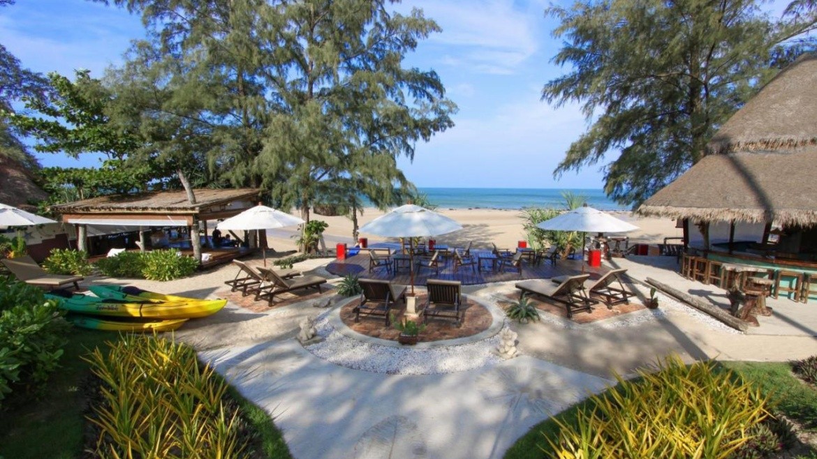 Lanta Castaway Beach Resort