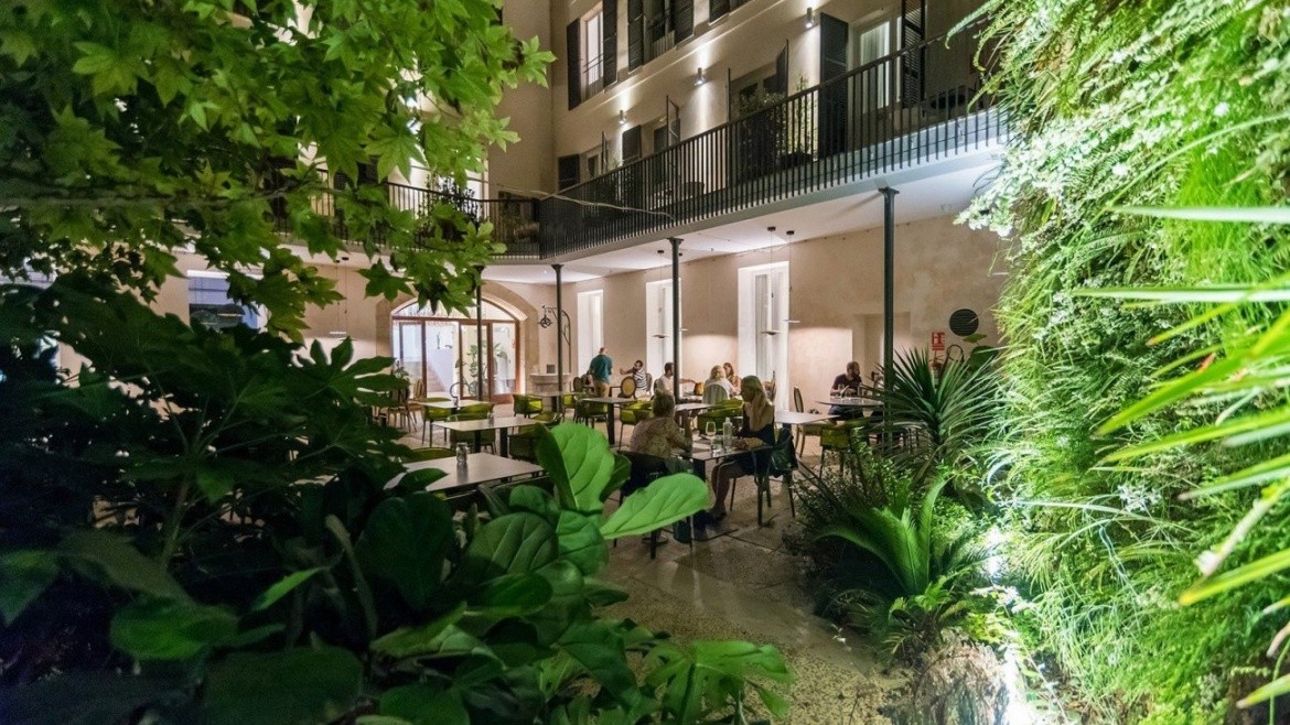 Icon Roseto by Petit Palace