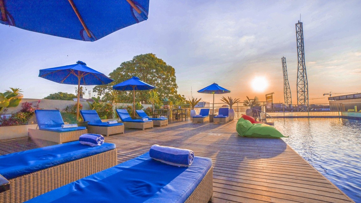J4 (Legian)