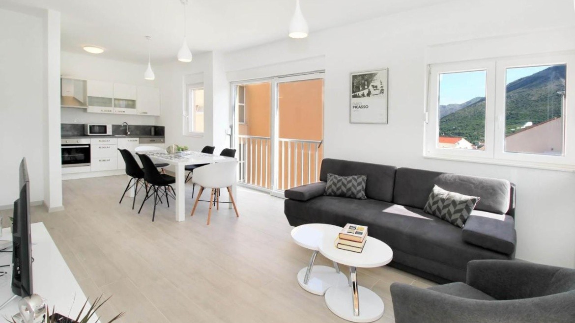 Bacan Family Apartments