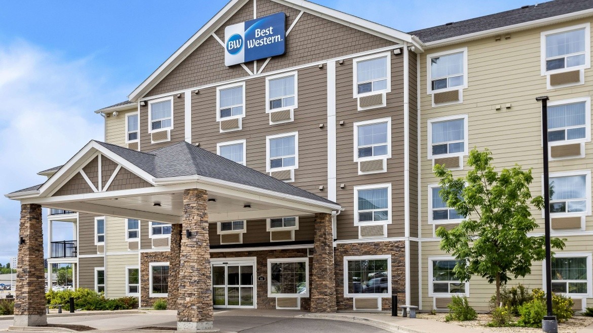 Best Western Thompson Hotel & Suites