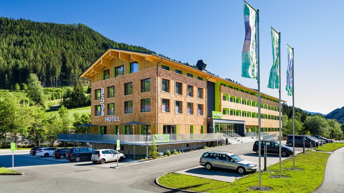 Explorer Hotel