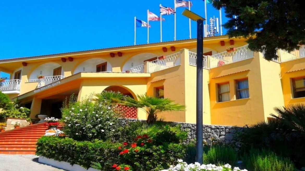 Perla Del Golfo Club & Resort