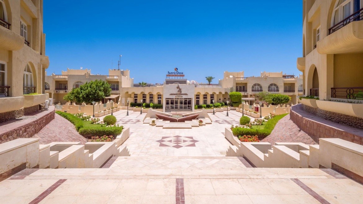 Sunny Days Mirette Family Apartments & Resort