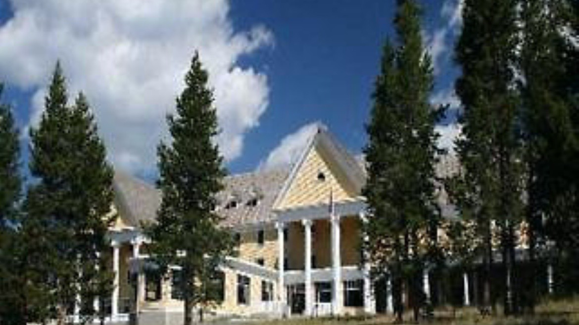 Lake Yellowstone Cabins