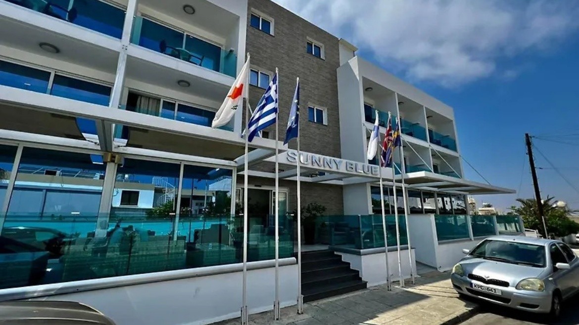 Sunny blue (ex. Mastronapa apartment)