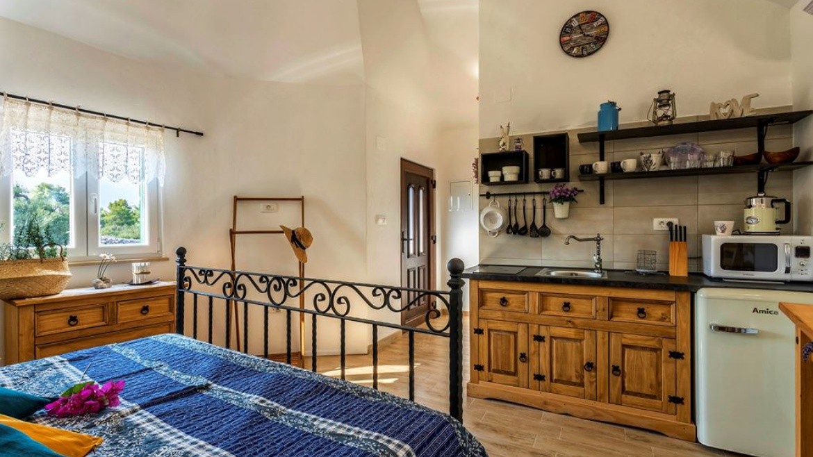 Studia Magical Island Home Mary