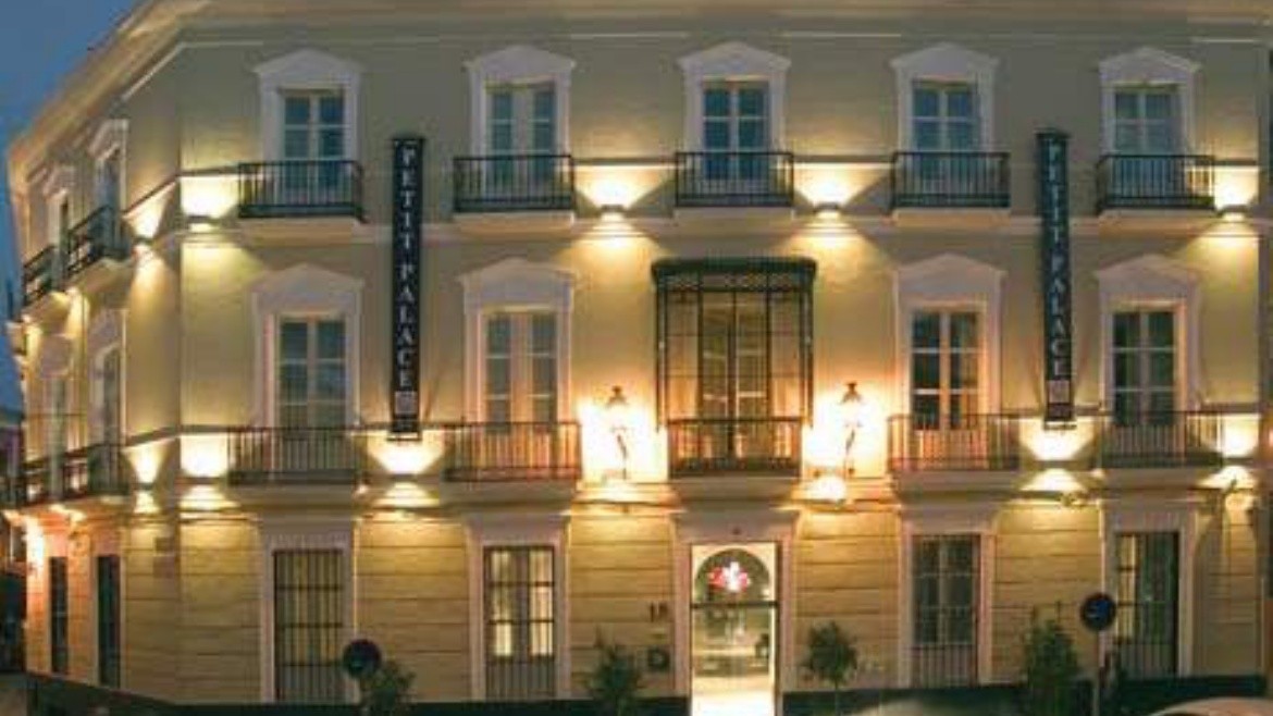 Petit Palace Santa Cruz