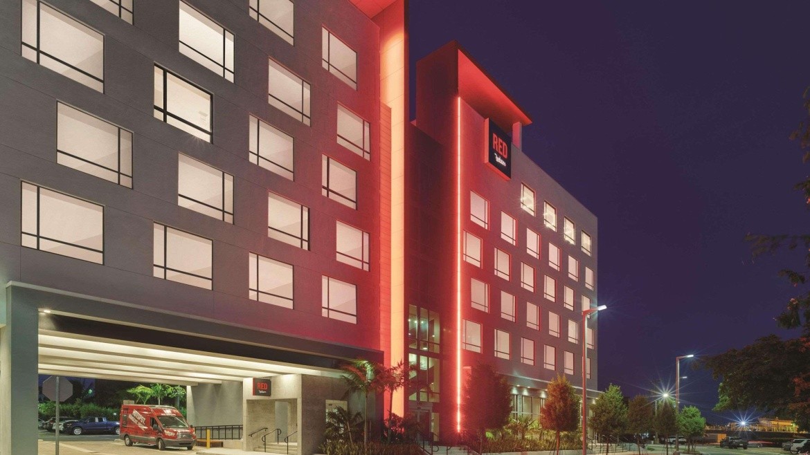 Radisson RED Miami Airport