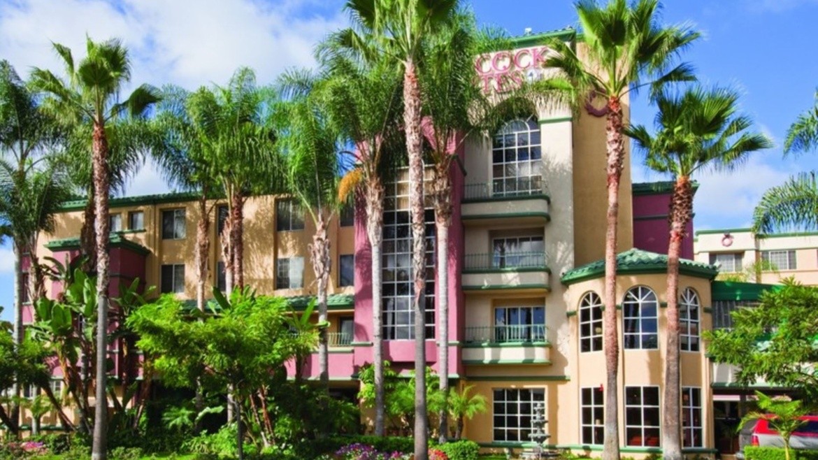 Peacock Suites (Anaheim)