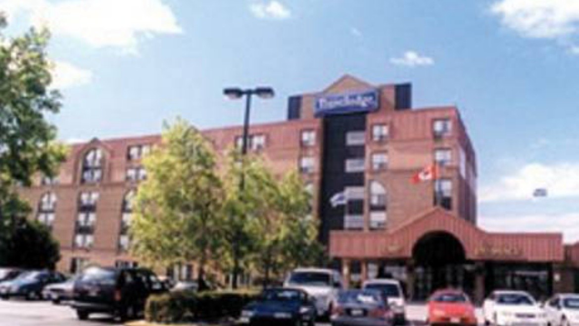 Best Western Plus Toronto North York Hotel & Suites