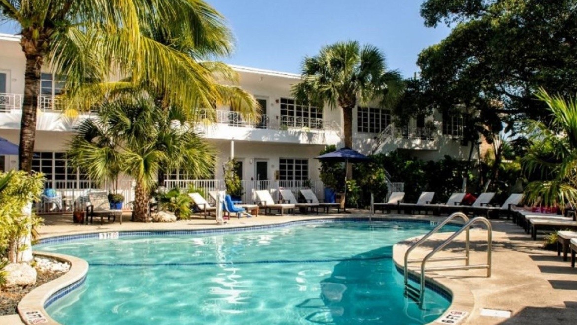 Tradewinds Apartment & Hotel