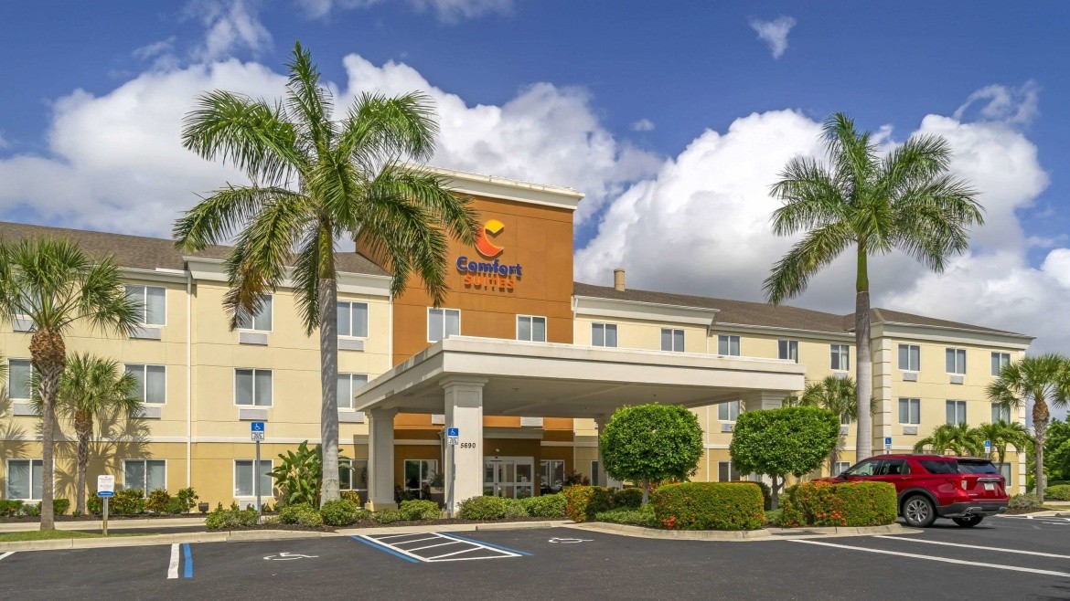 Comfort Suite (Sarasota)