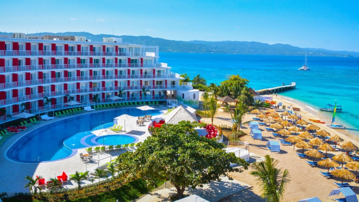 Royal Decameron Cornwall Beach