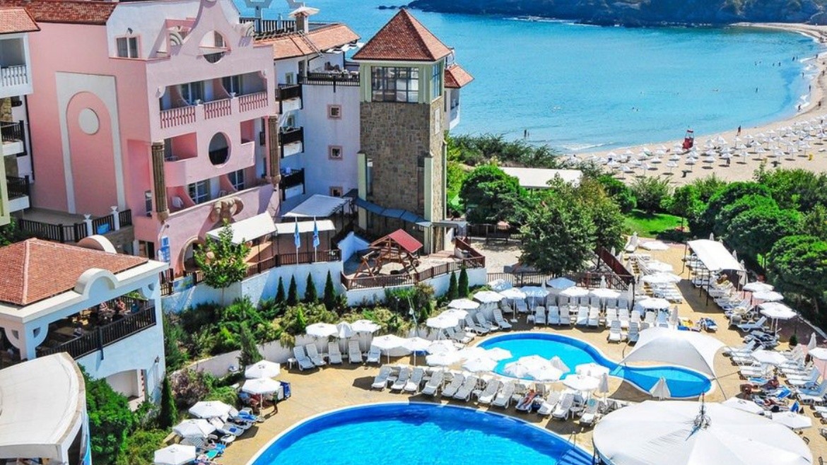 Bella Vista Beach Club