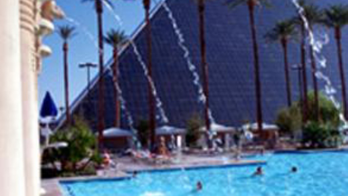 LUXOR & CASINO