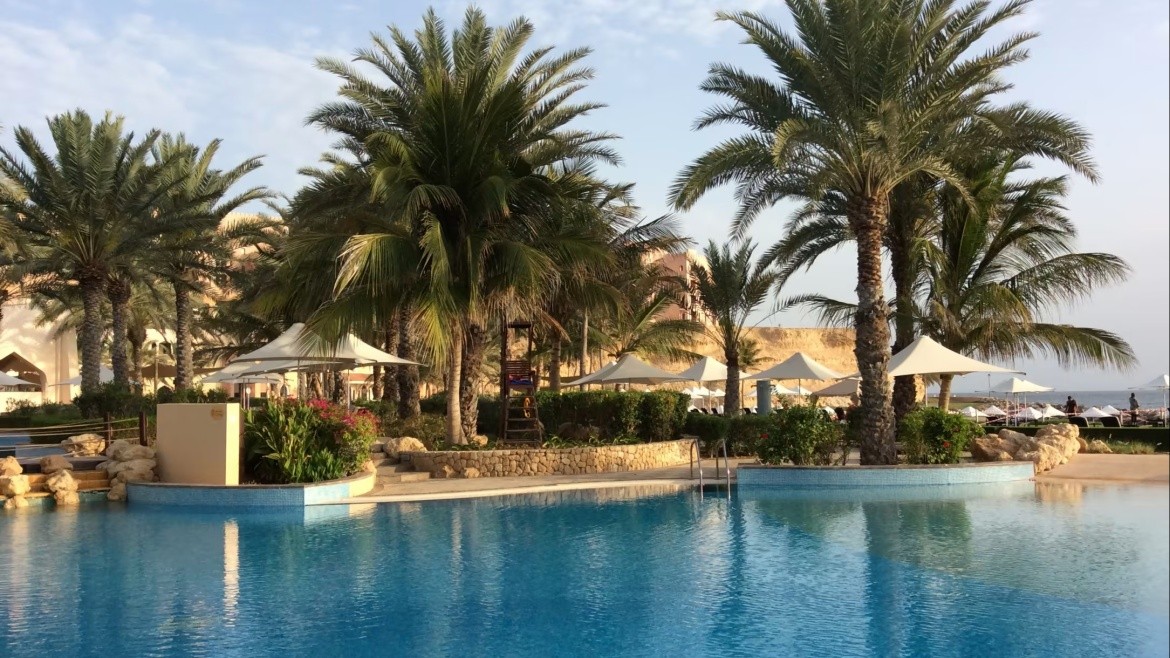 Shangri - La's Al Bandar