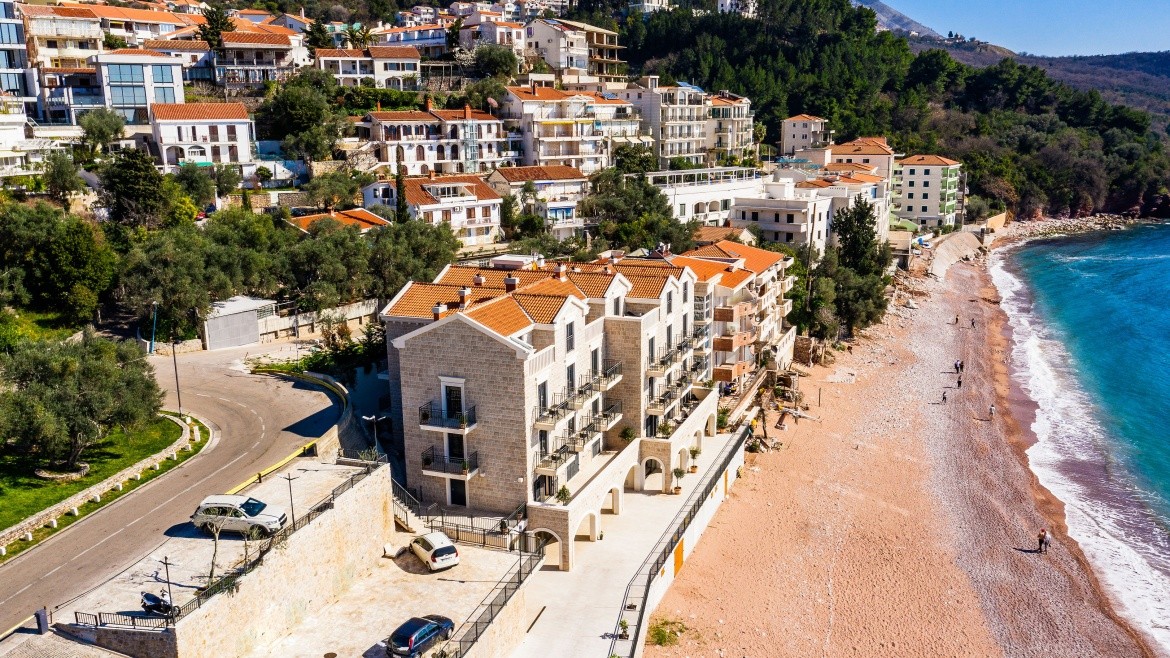 Hotel California by Aycon