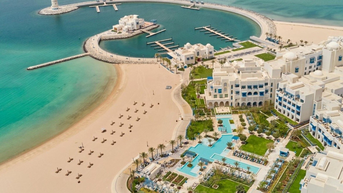 Hilton Salwa Beach Resort & Villas