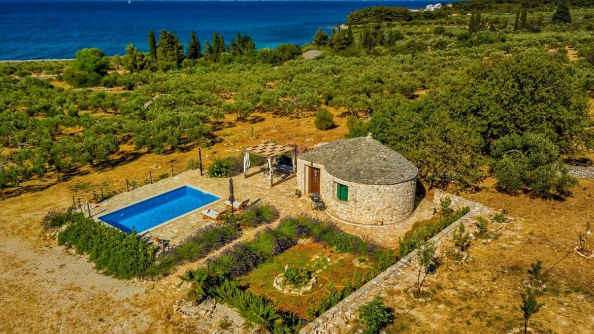 Studia Magical Island Home Mary