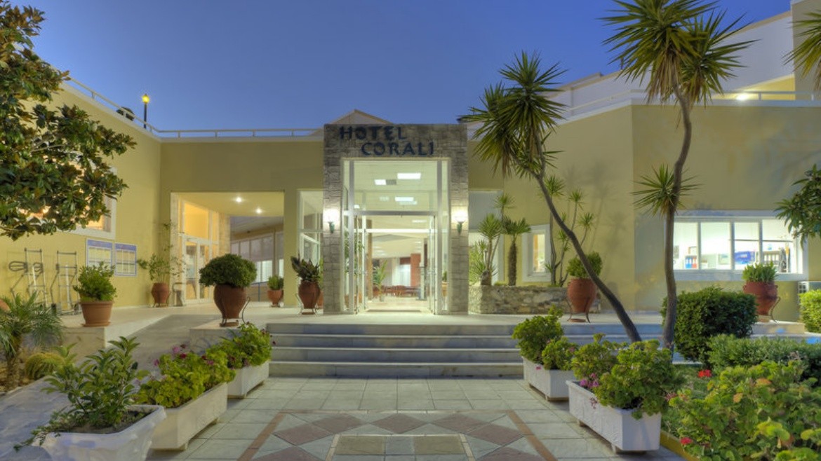 Corali Hotel & Apartments