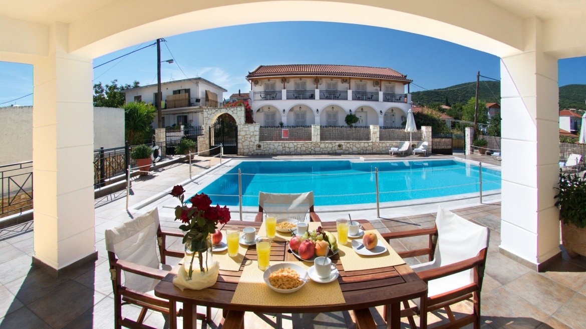 Diamanto Complex (Karavomilos)