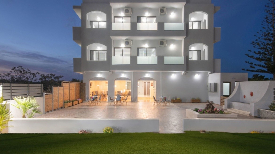 Golden Sunlight Hotel By Estia