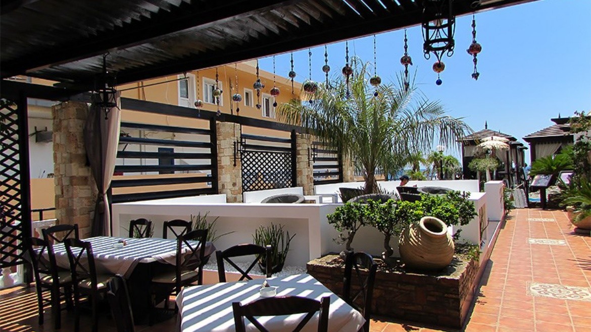 Coralli Apartments & Studios