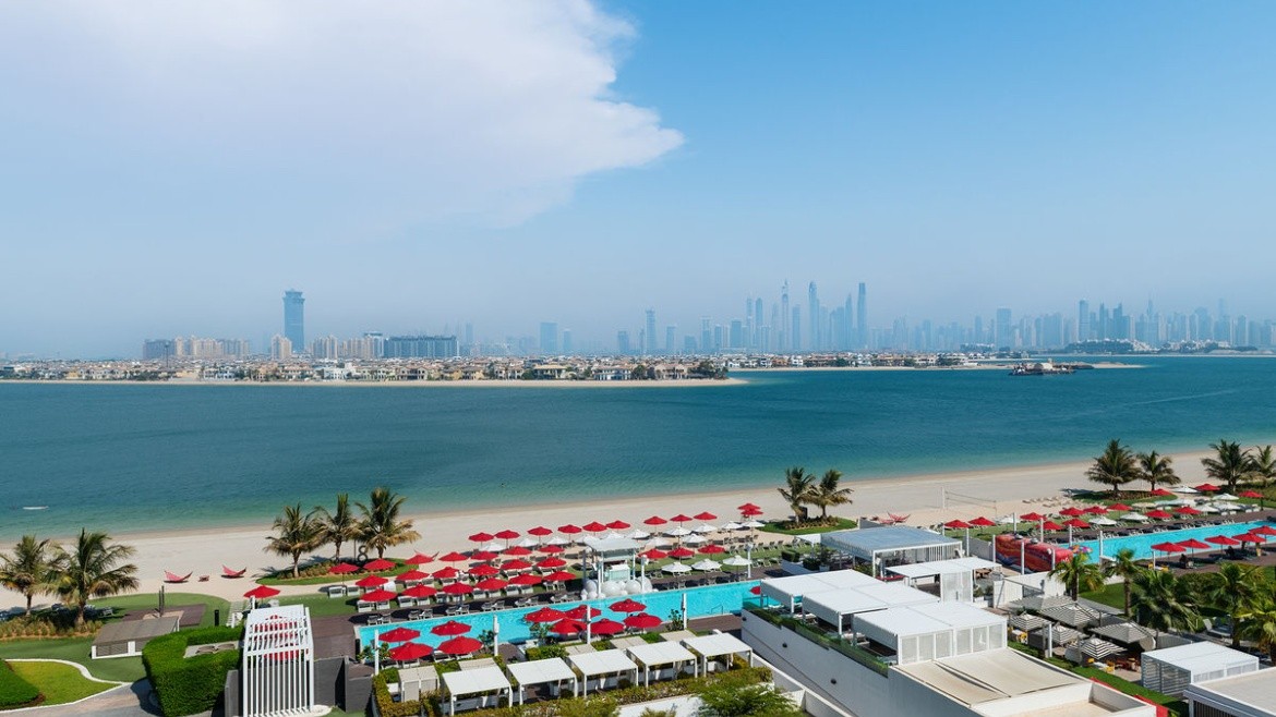Th8 Palm Dubai Beach Resort Vignette Collection