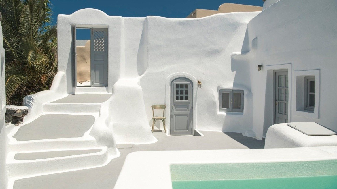 Aqua Serenity Santorini Luxury Suites