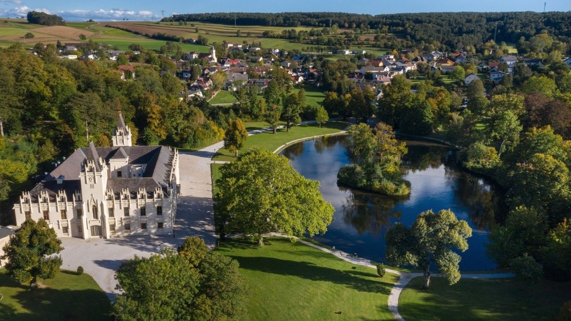 Schloss Hernstein