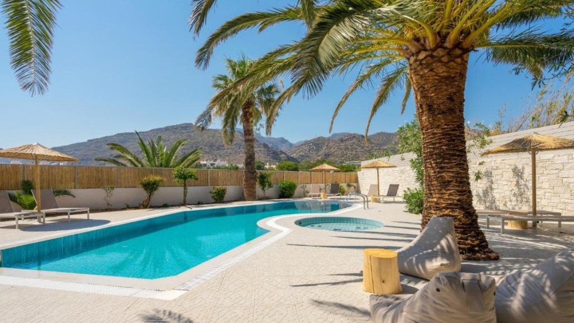 Okeanis Mystique South